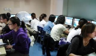 宁波仁和会计  计算机教室