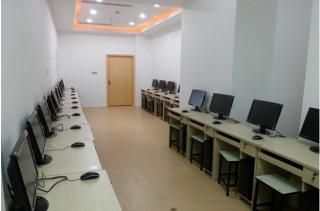 宁波仁和会计培训中心  计算机教室