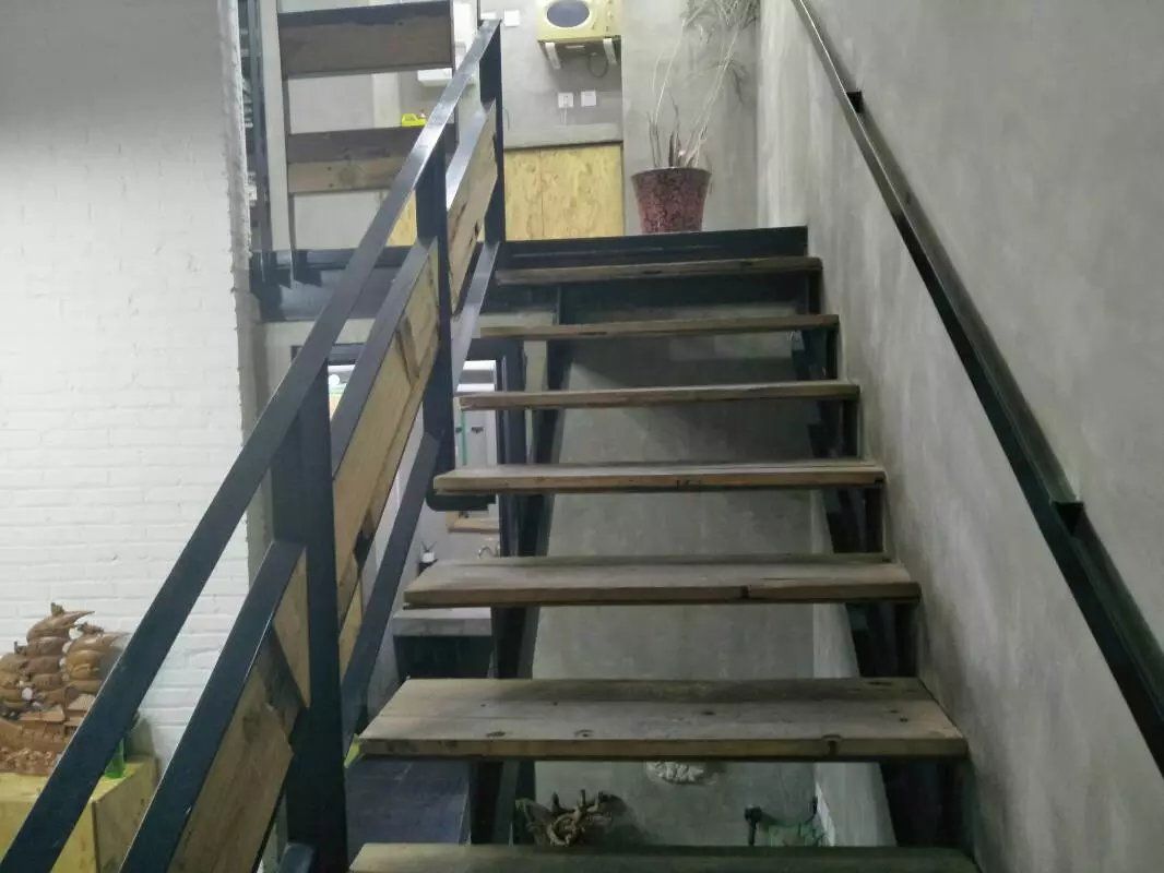 唐山今典室内设计培训培训中心 学校楼梯