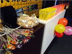 “嗨阔天空”面具之夜活动